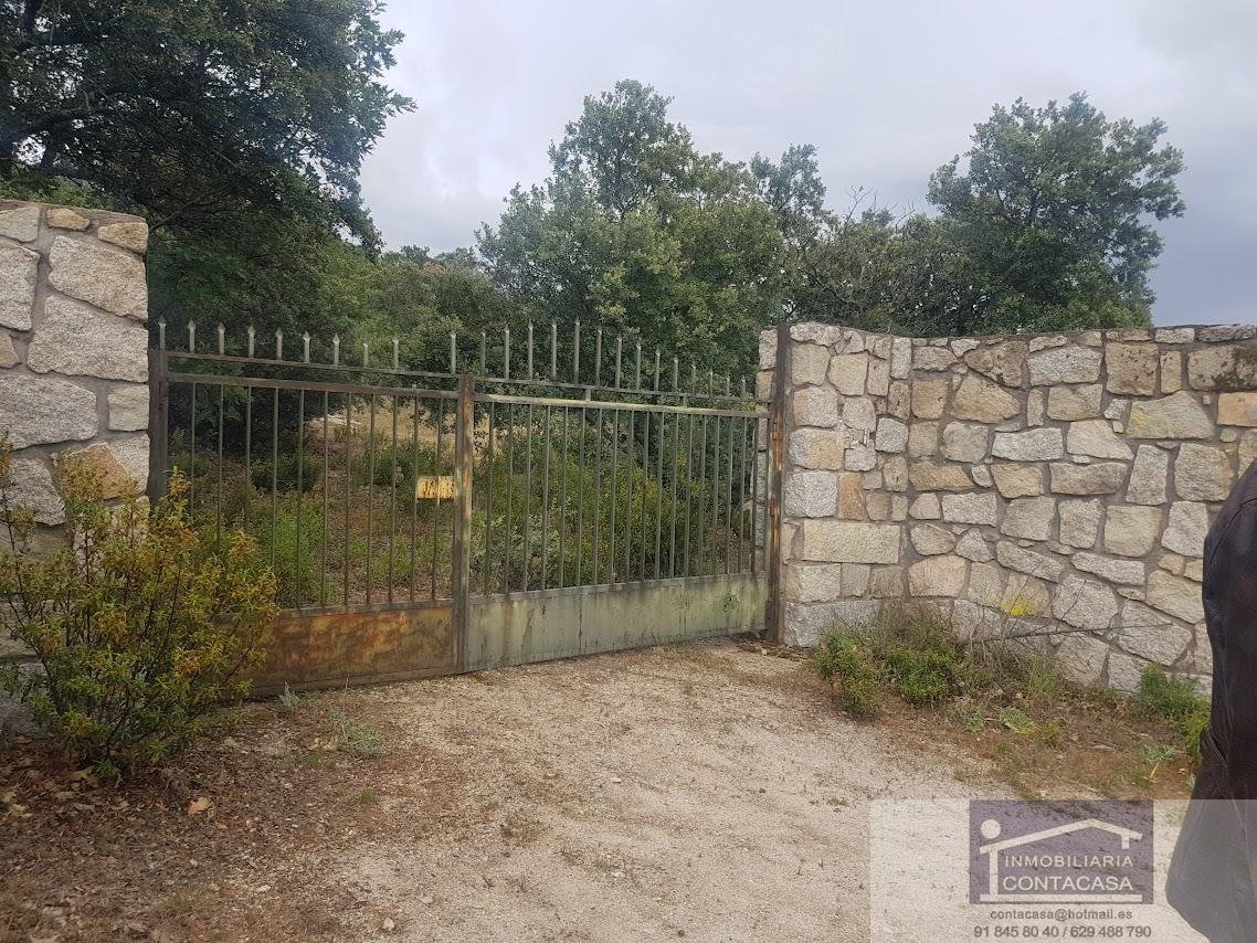 Venta de finca rústica en La Cabrera