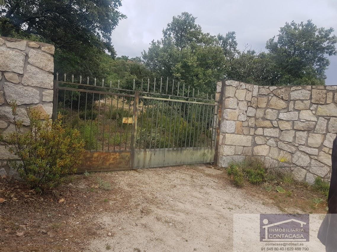 Venta de finca rústica en La Cabrera