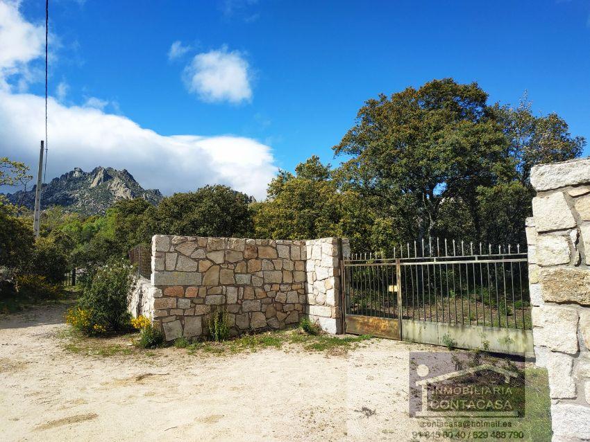 Venta de finca rústica en La Cabrera