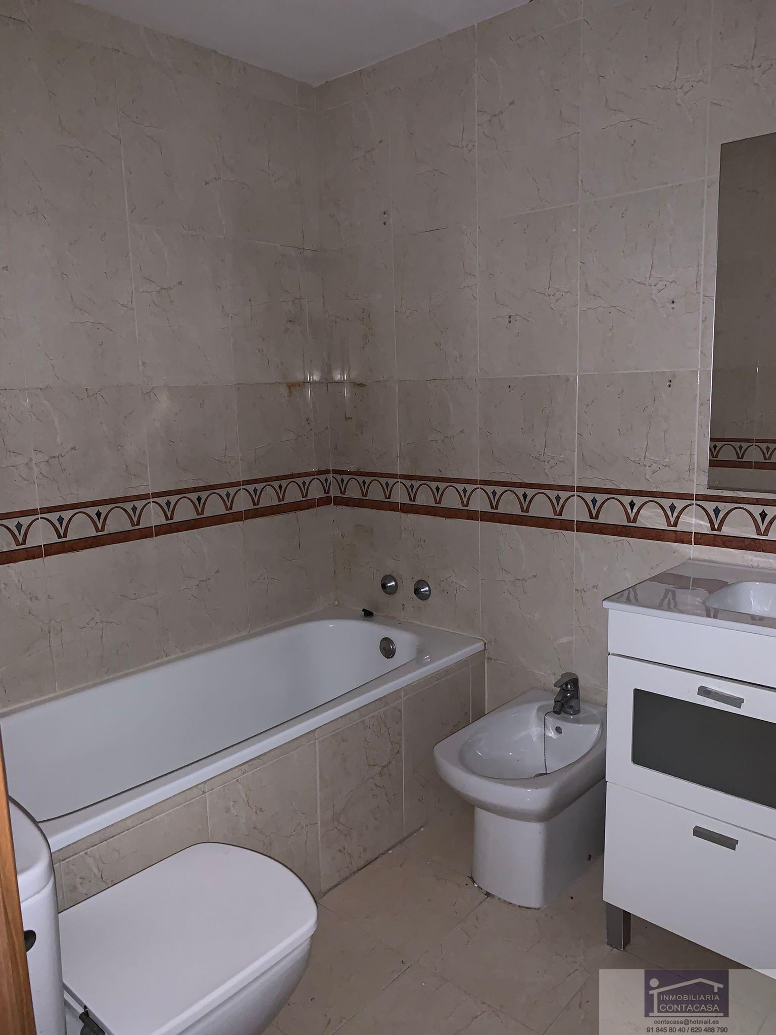 For sale of flat in Madrid