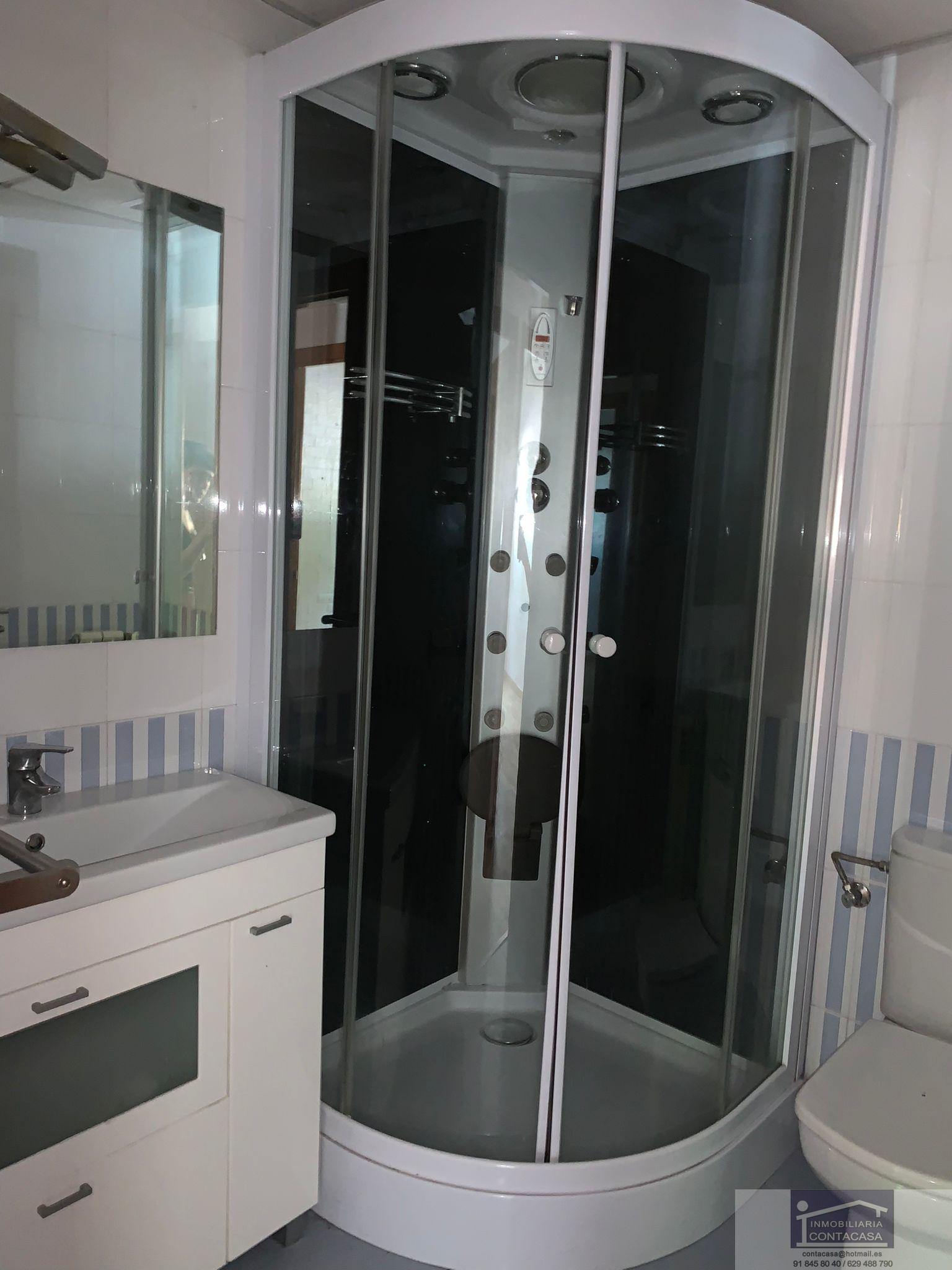 For sale of flat in Madrid