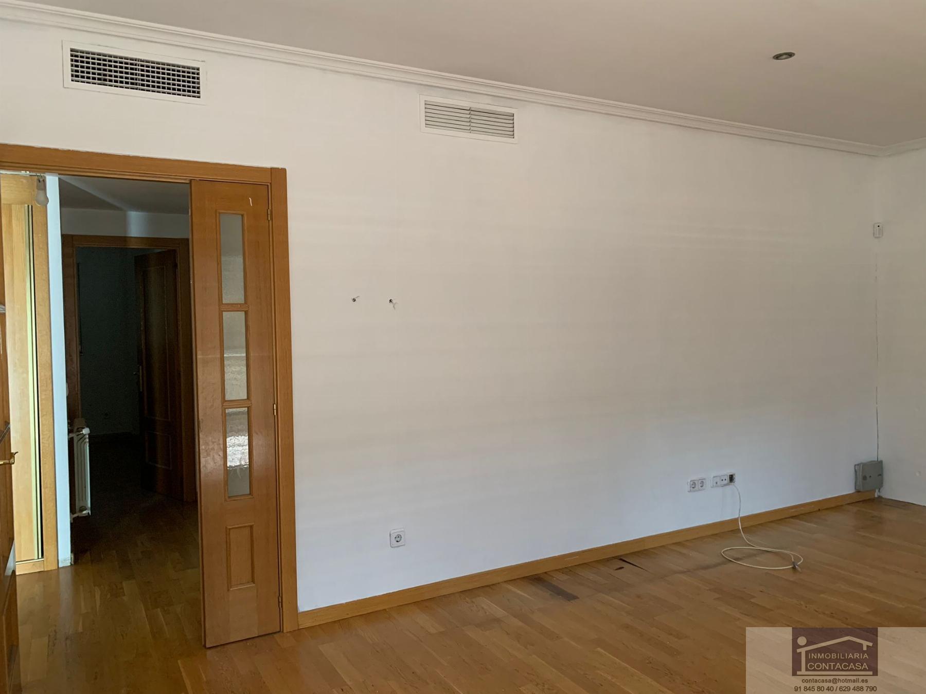 For sale of flat in Madrid