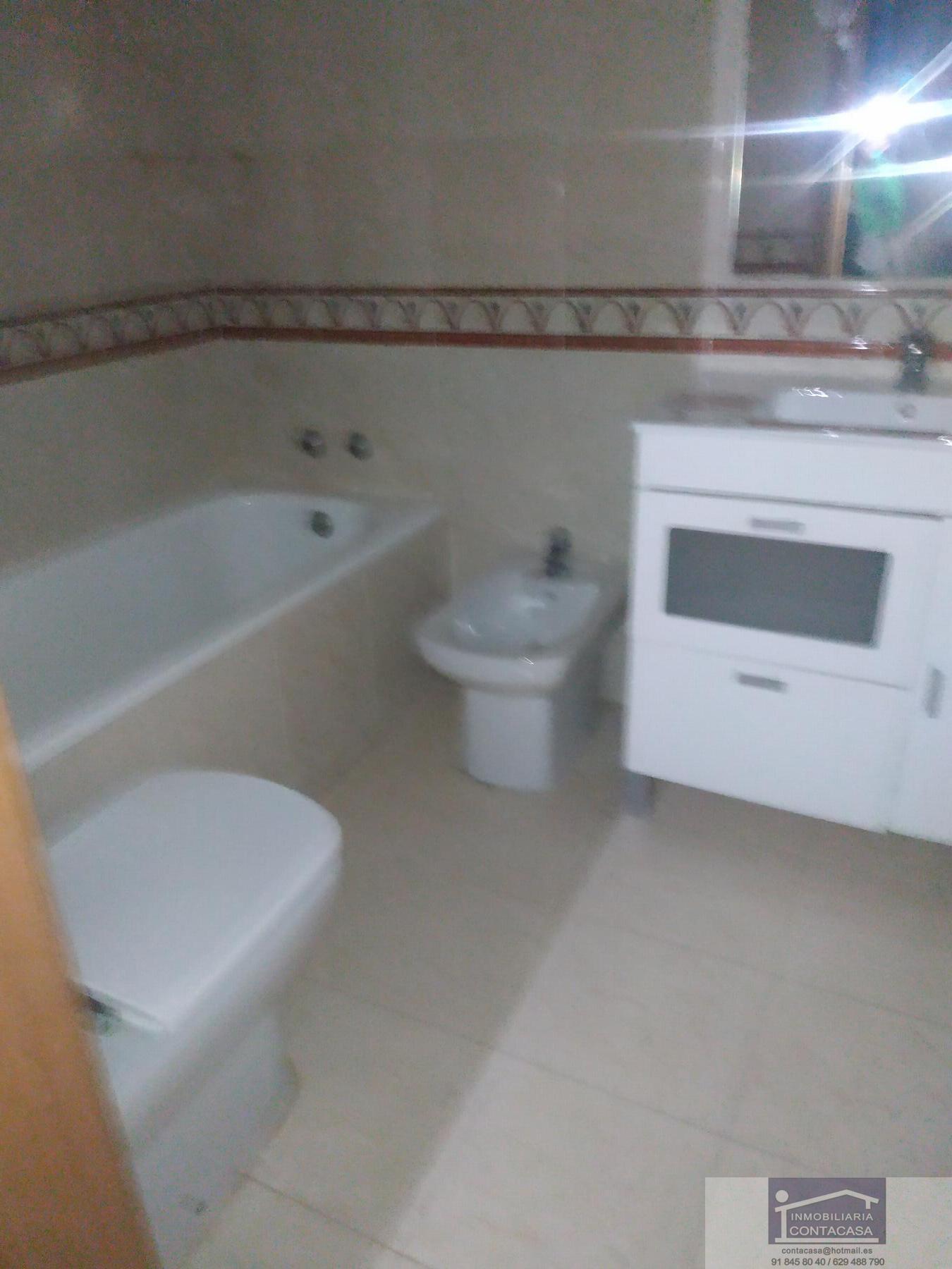 For sale of flat in Madrid
