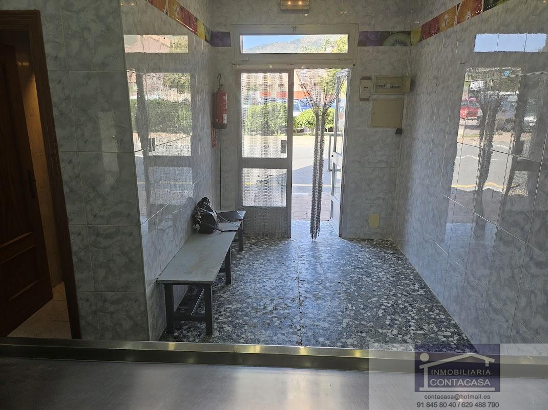 For rent of commercial in Navalafuente