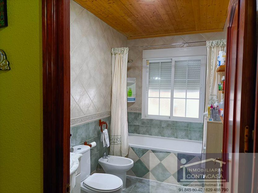 For sale of chalet in Cabanillas de la Sierra
