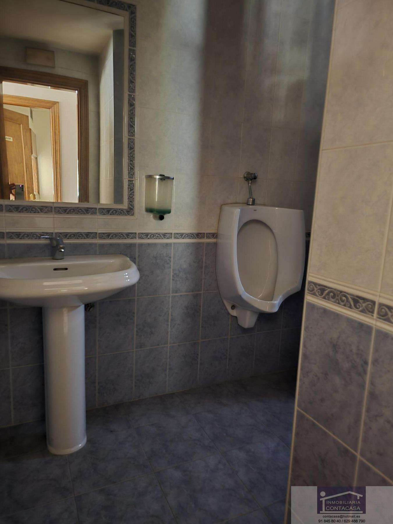 For sale of commercial in Colmenar Viejo