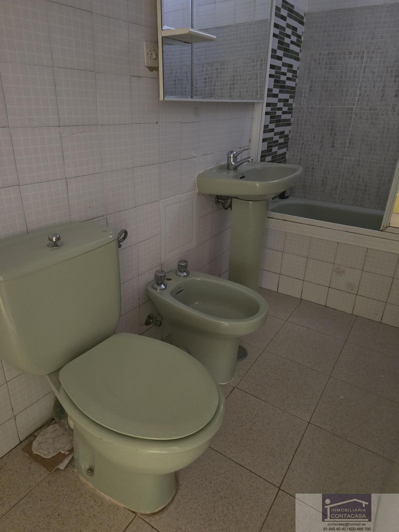 For sale of flat in Madrid