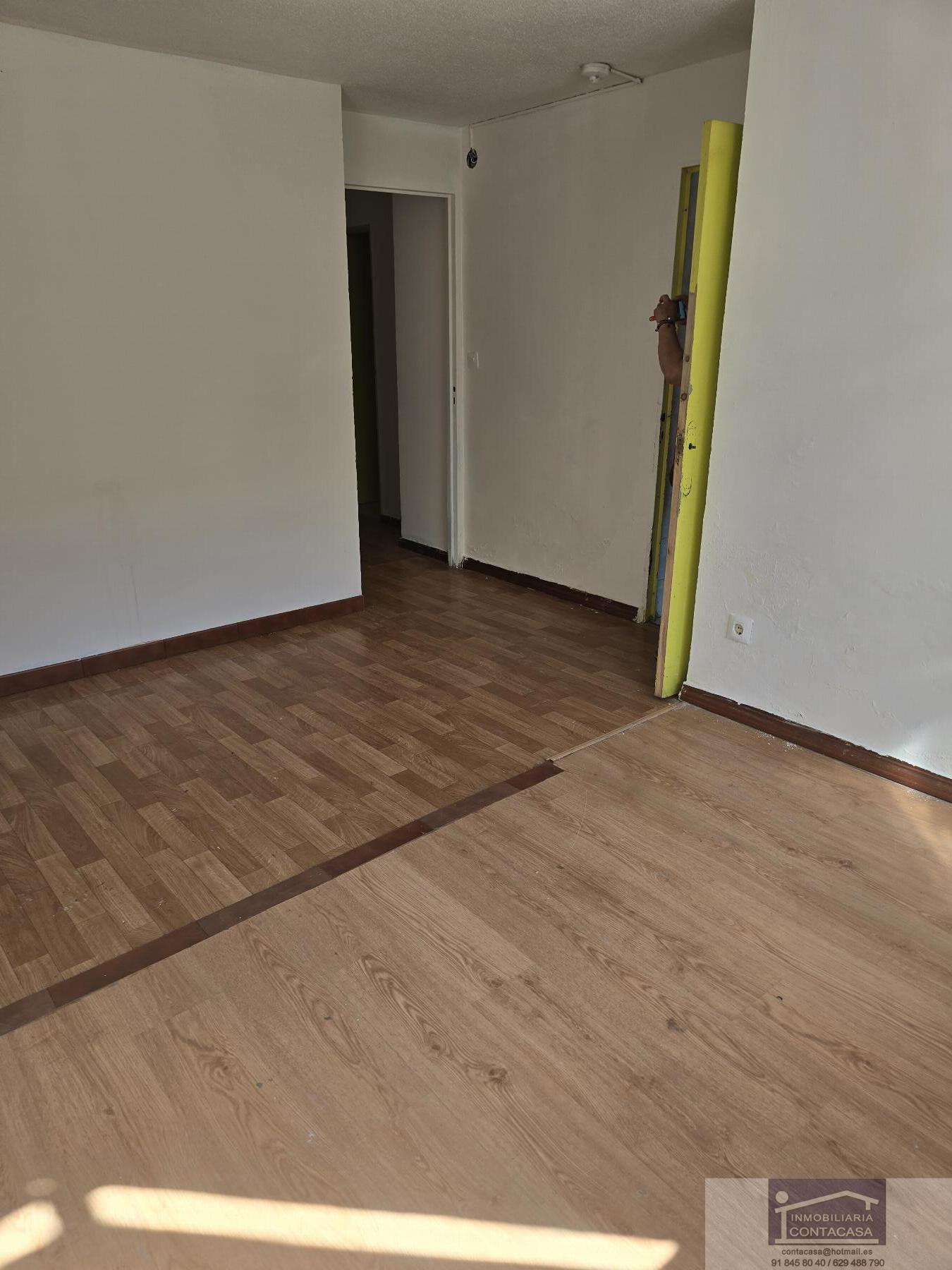 For sale of flat in Madrid
