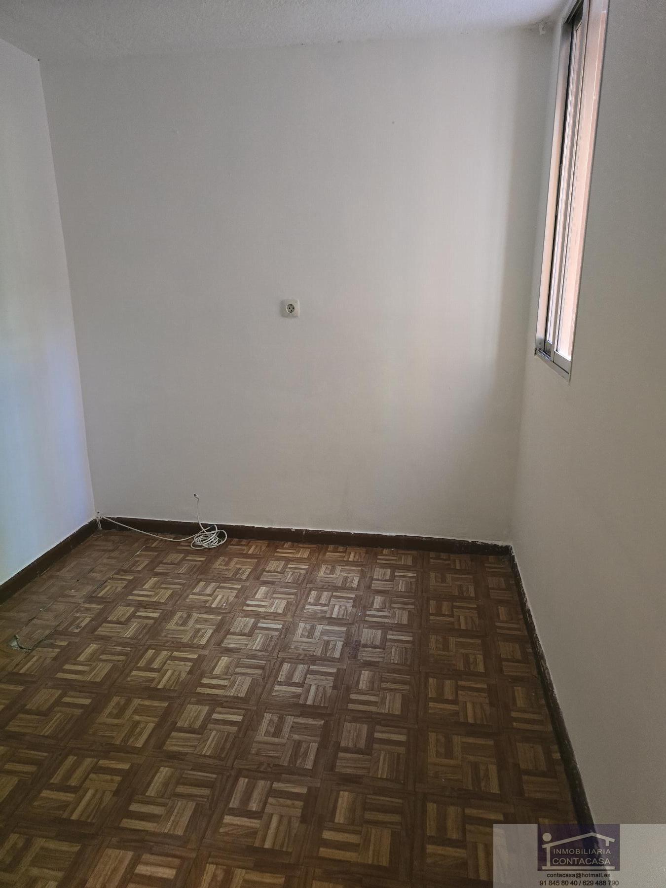 For sale of flat in Madrid
