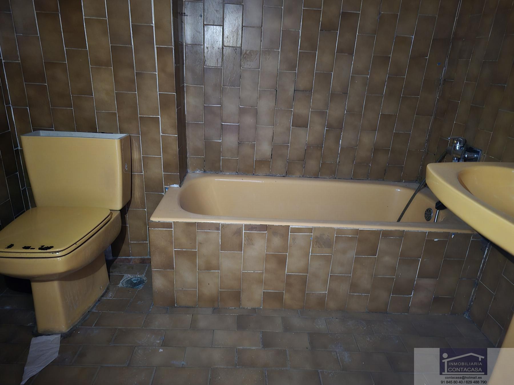 For sale of apartment in Pelayos de la Presa