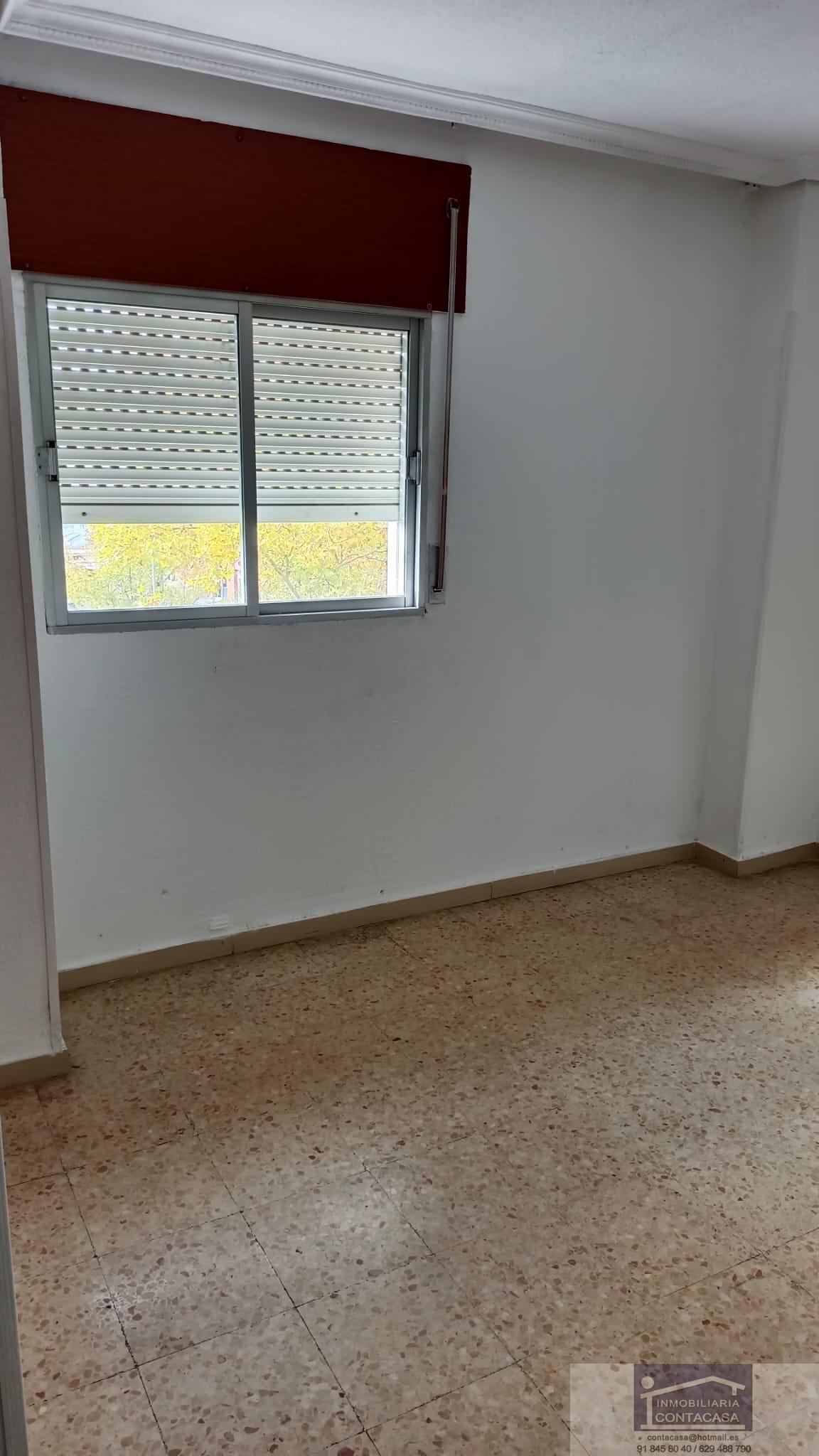 For sale of flat in Madrid