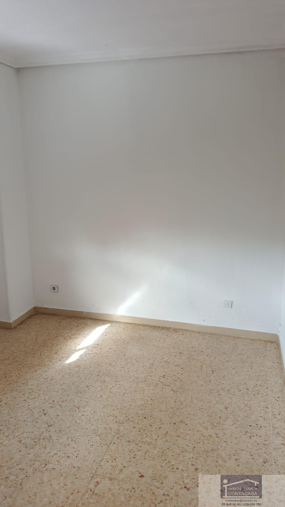 For sale of flat in Madrid