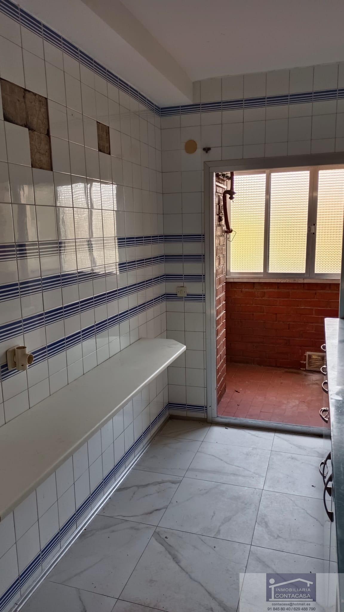 For sale of flat in Madrid