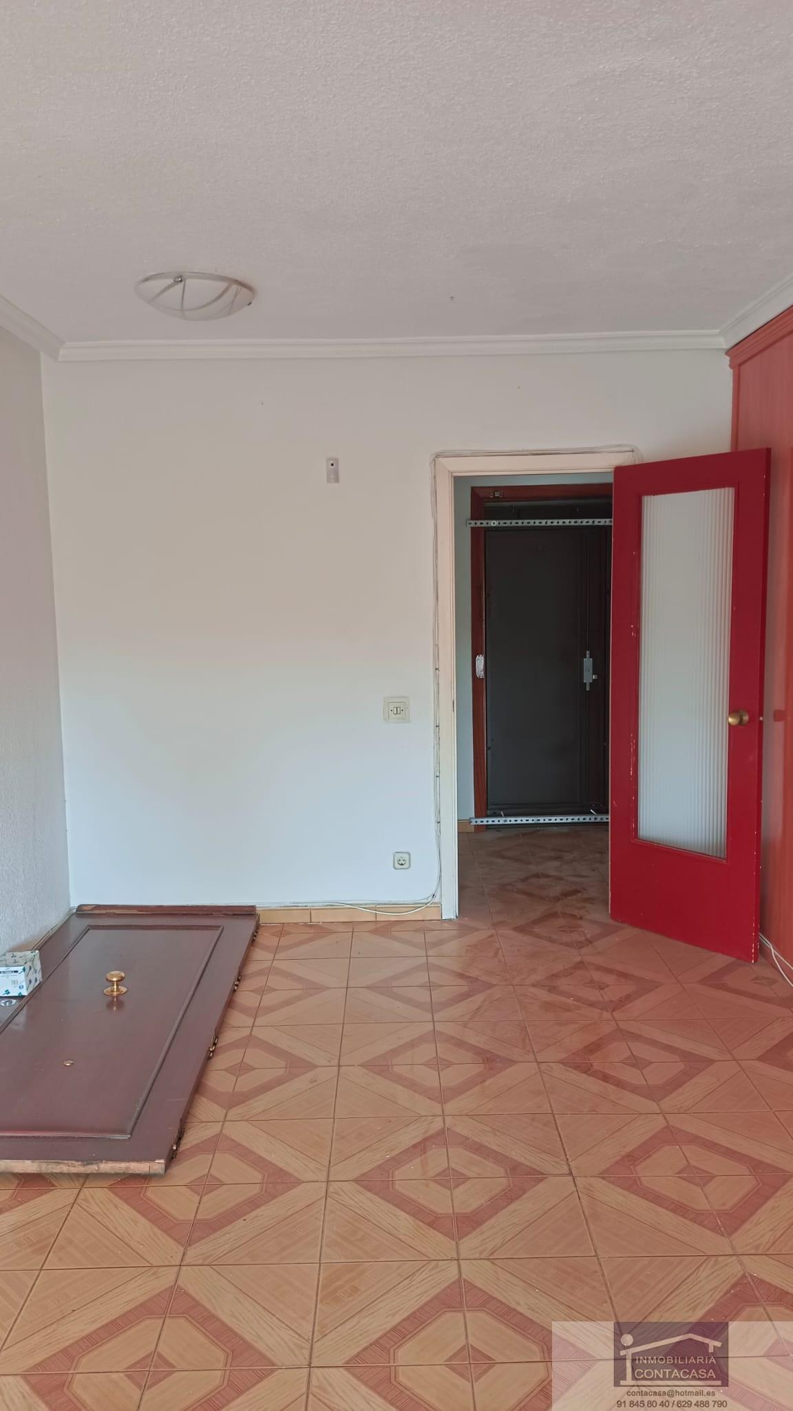 For sale of flat in Madrid
