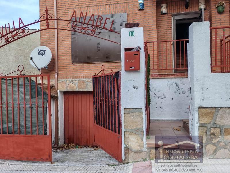 For sale of chalet in Madrid