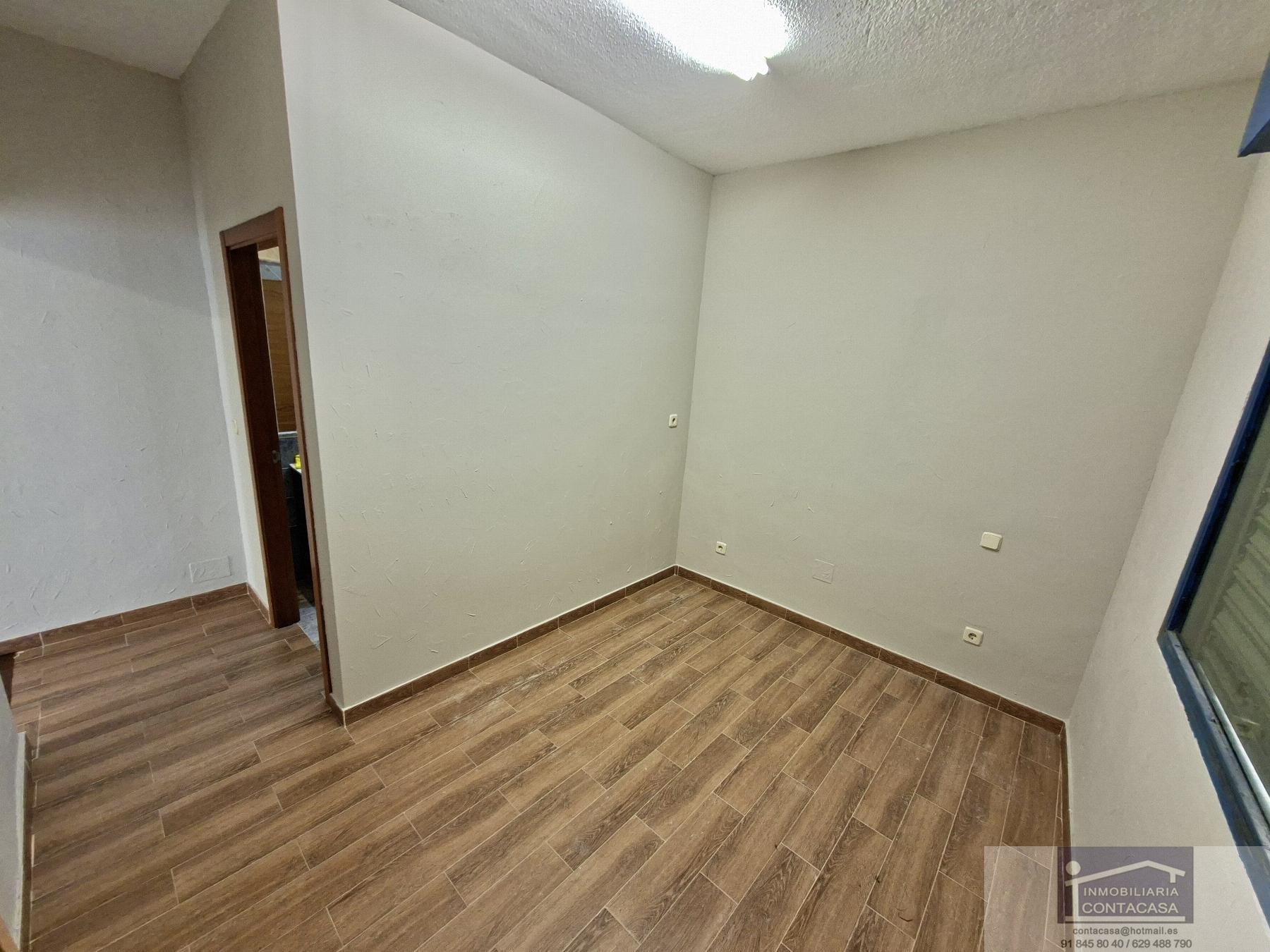 For sale of premises in Colmenar Viejo