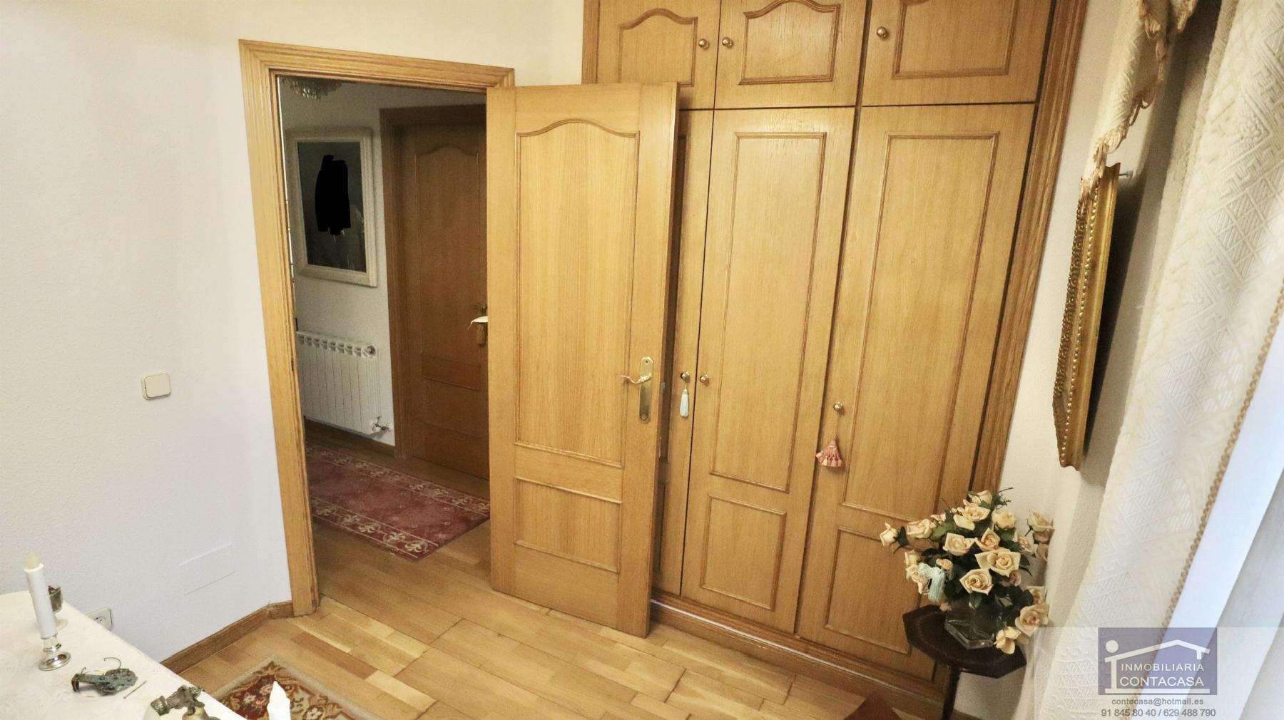 For sale of chalet in Miraflores de la Sierra