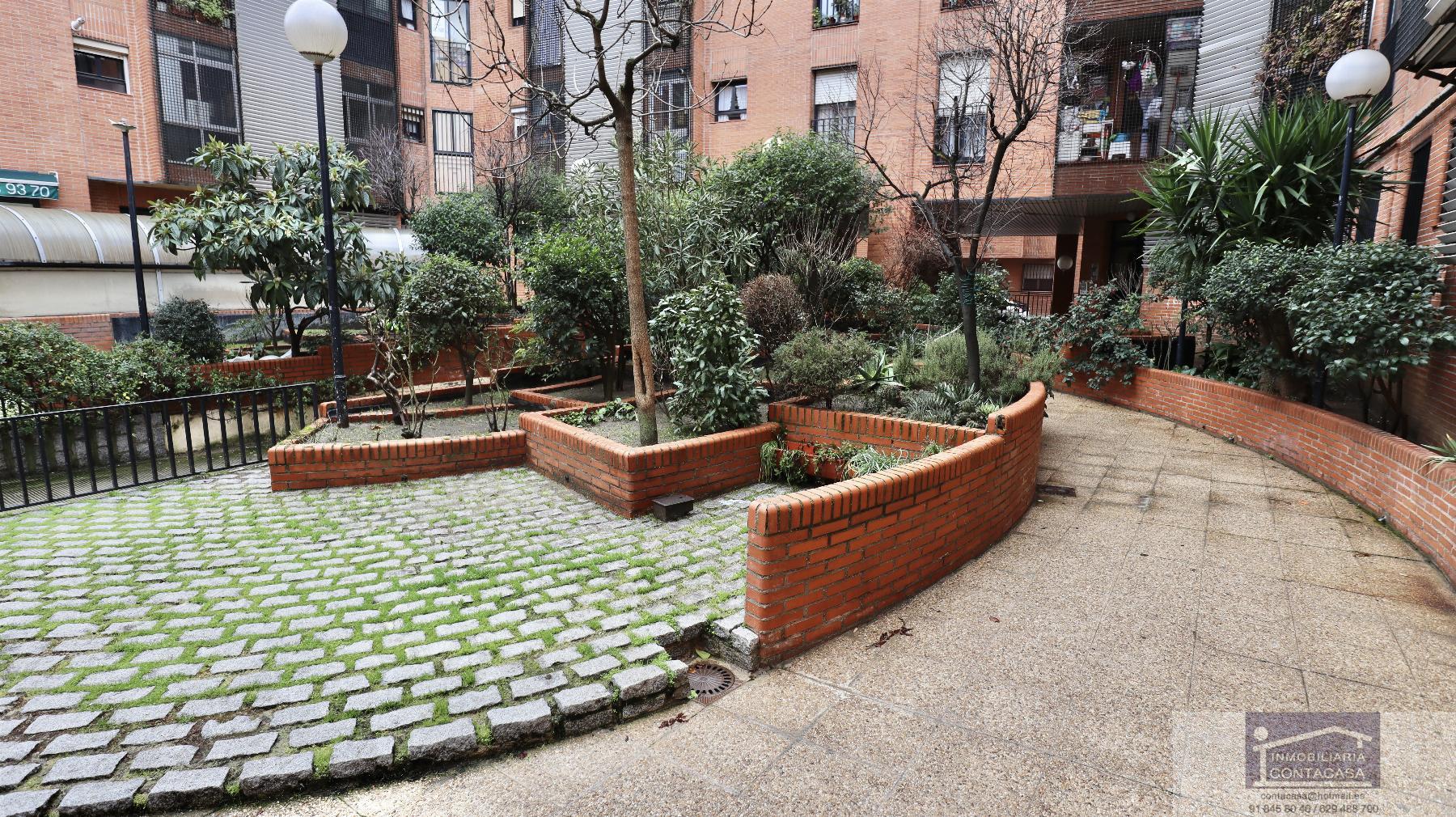 For sale of flat in Madrid