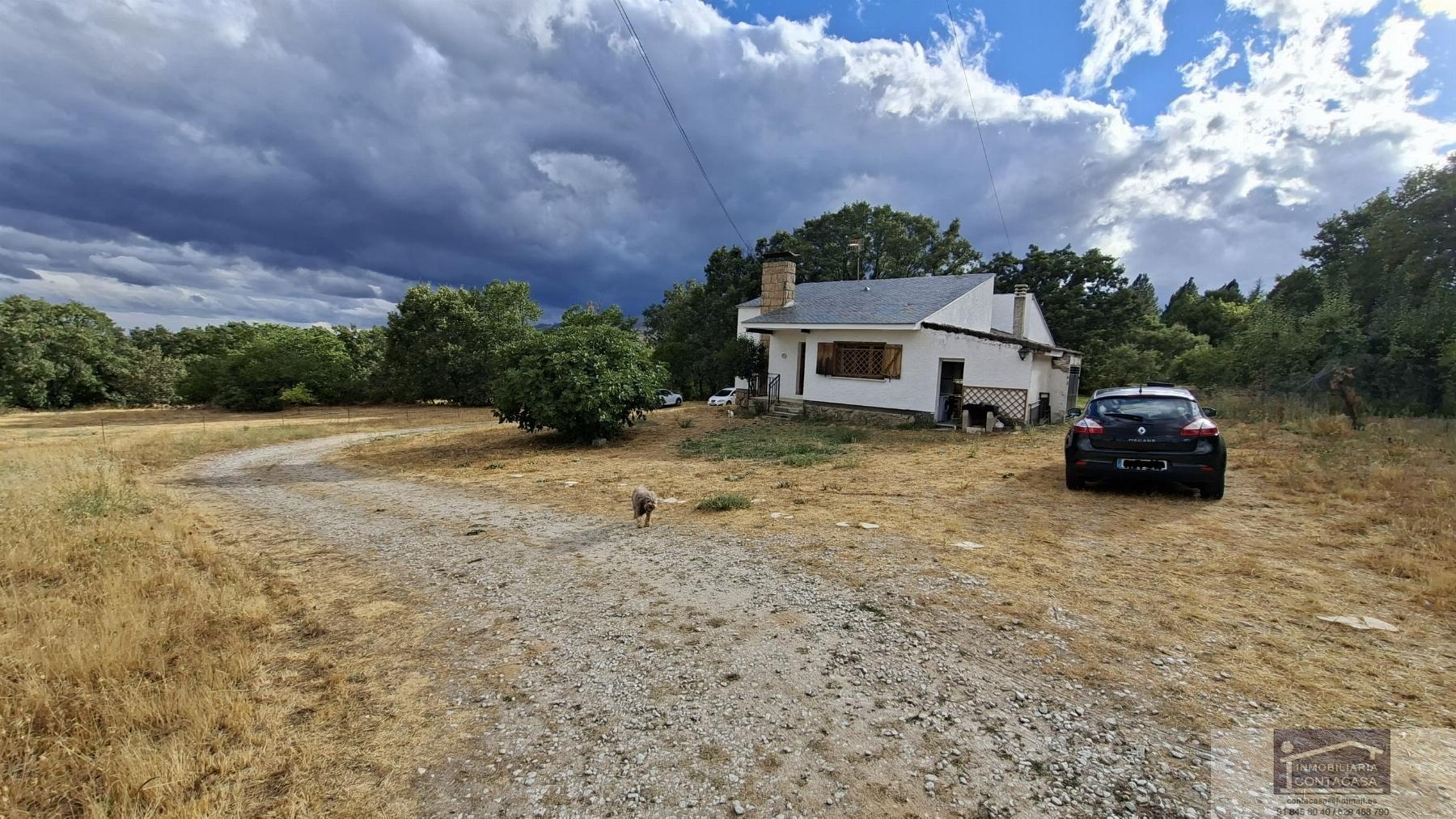 For sale of house in Bustarviejo