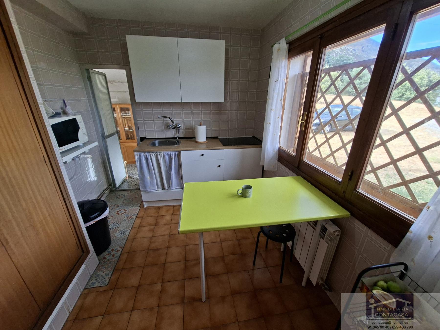 For sale of house in Bustarviejo