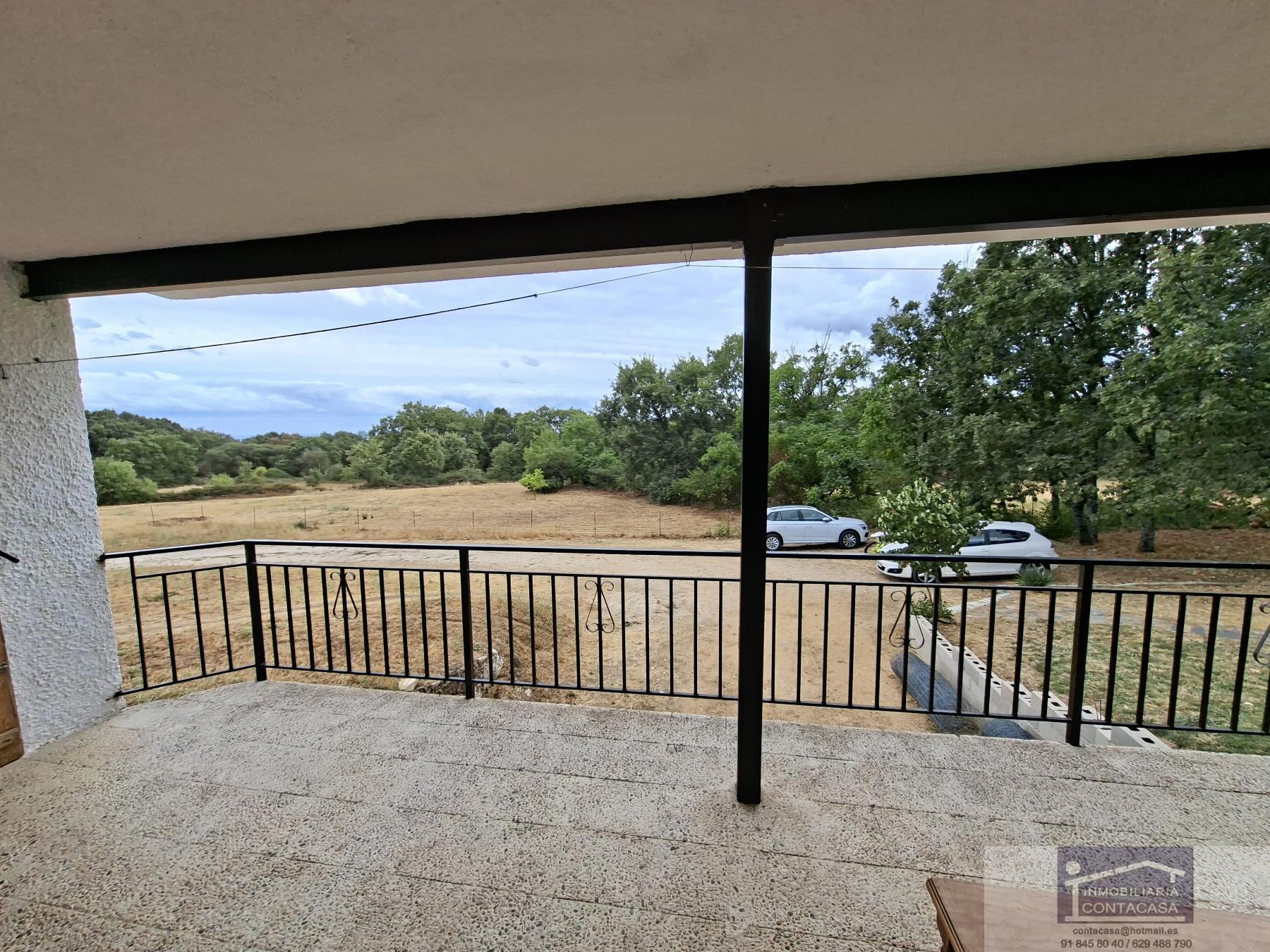 For sale of house in Bustarviejo