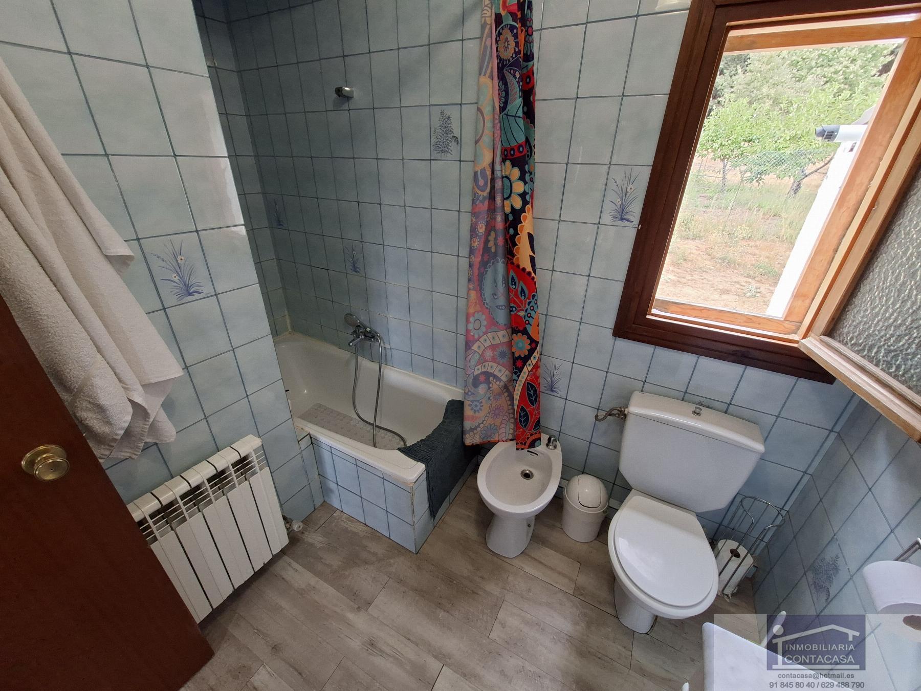 For sale of house in Bustarviejo