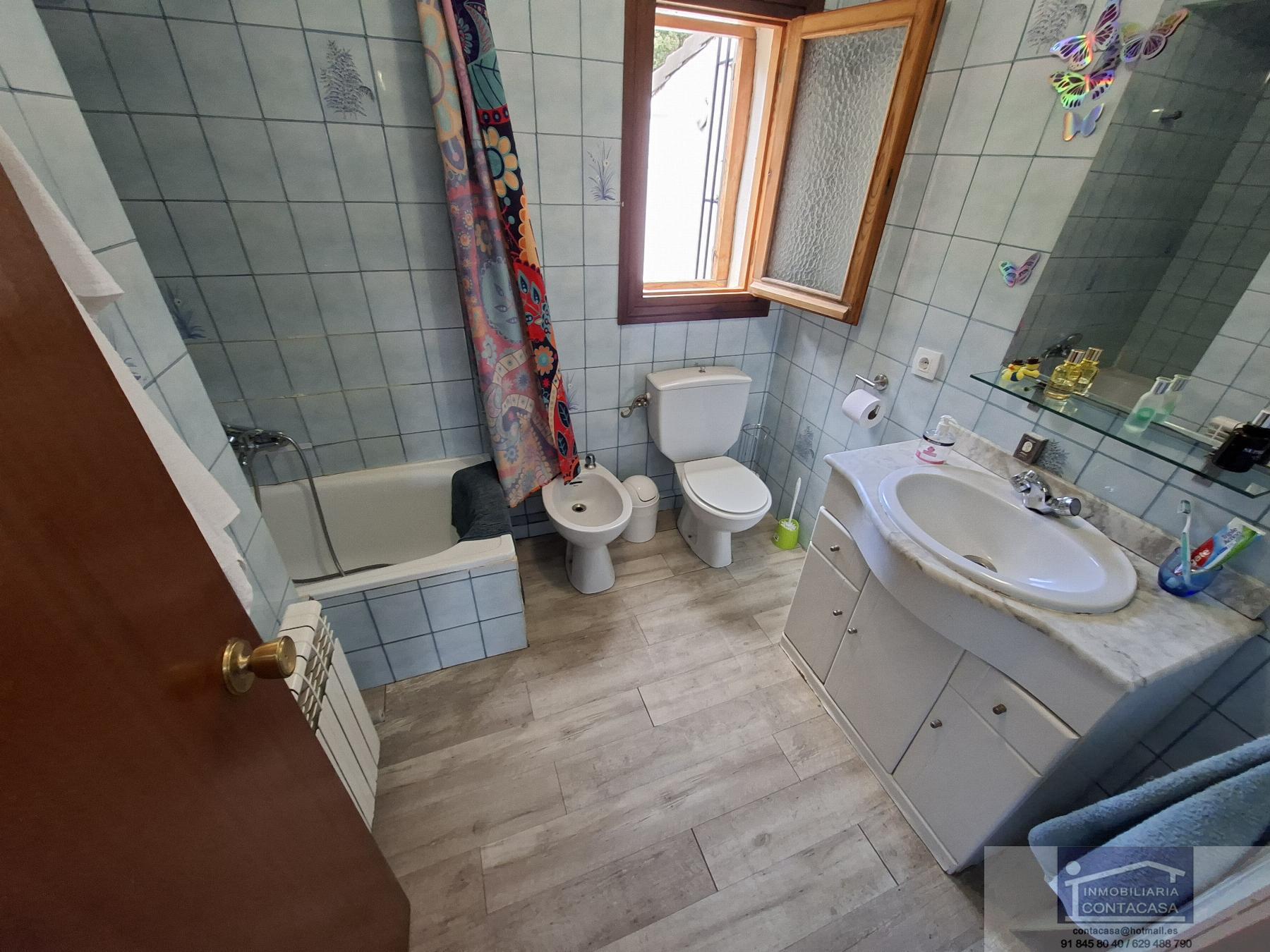 For sale of house in Bustarviejo