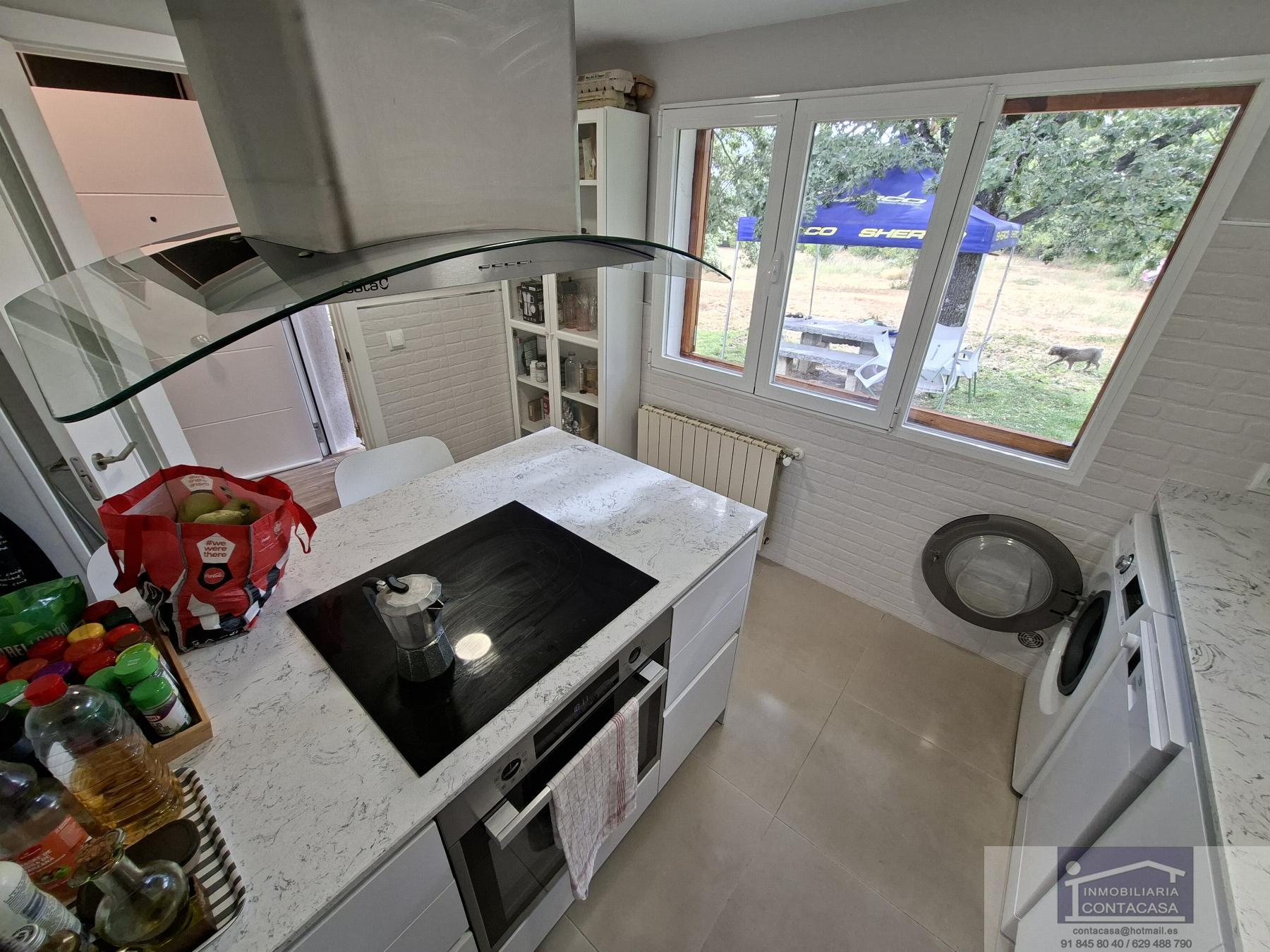 For sale of house in Bustarviejo