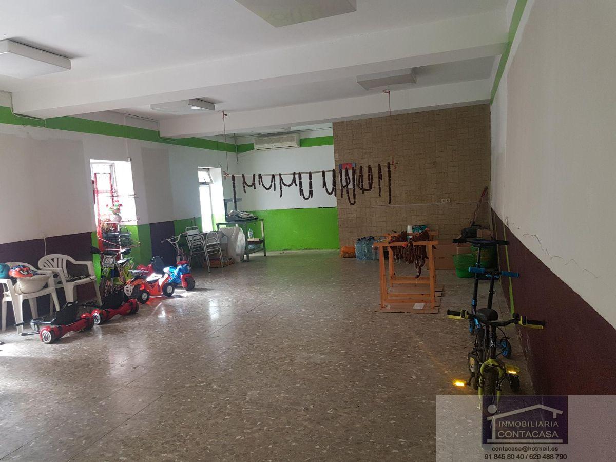 For rent of commercial in Navalafuente