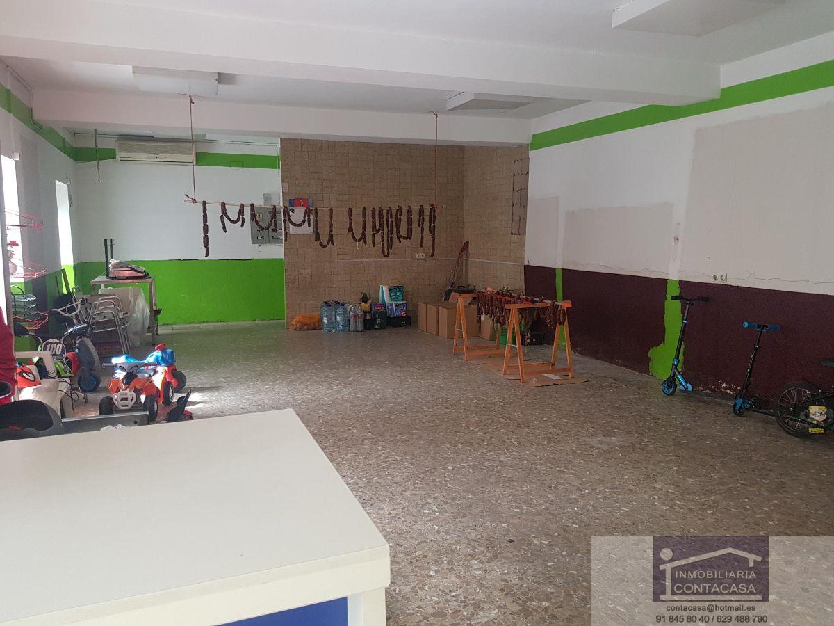 For rent of commercial in Navalafuente