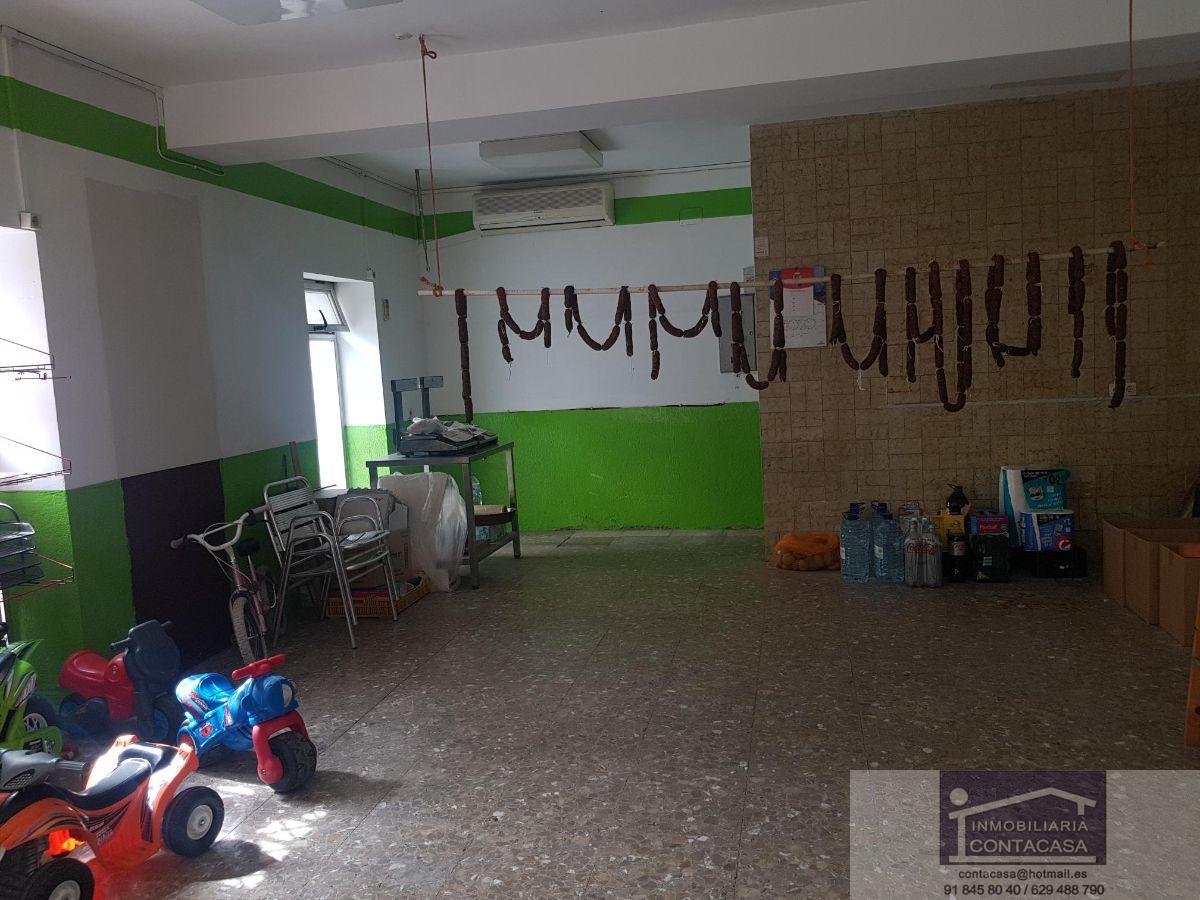 For rent of commercial in Navalafuente