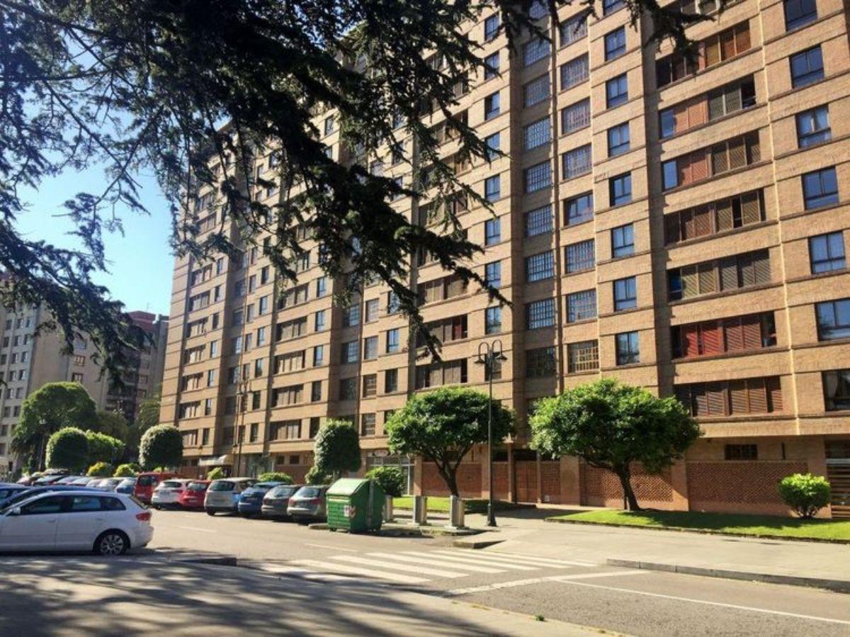 For sale of flat in Gijón
