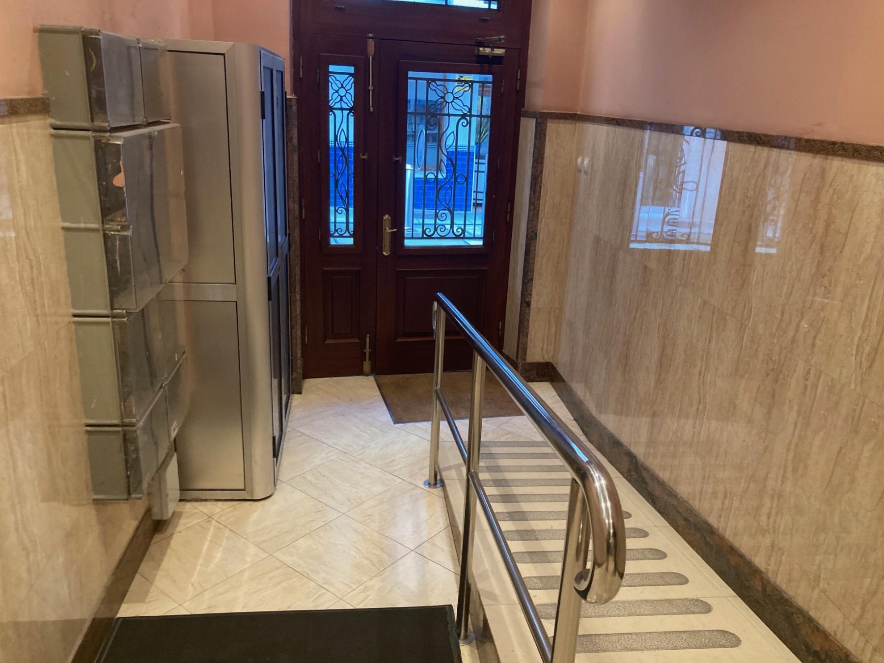 For sale of flat in Gijón