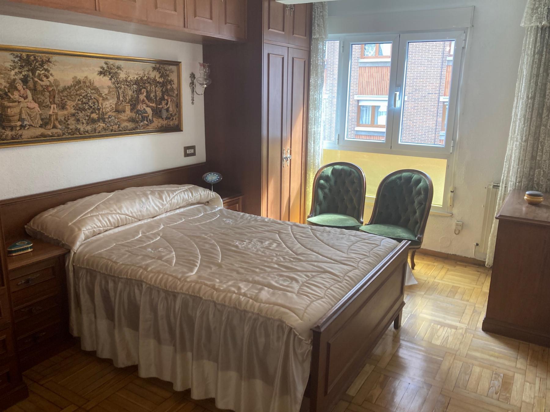 For sale of flat in Gijón
