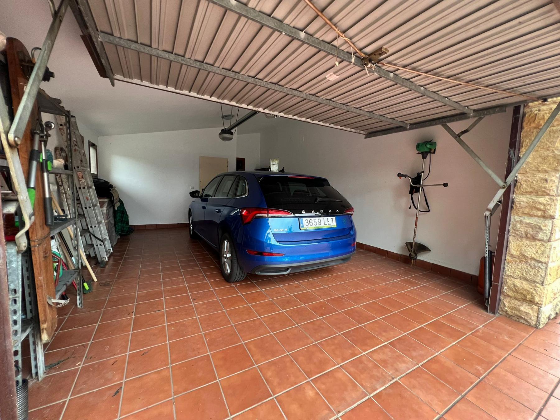 For sale of chalet in Gijón