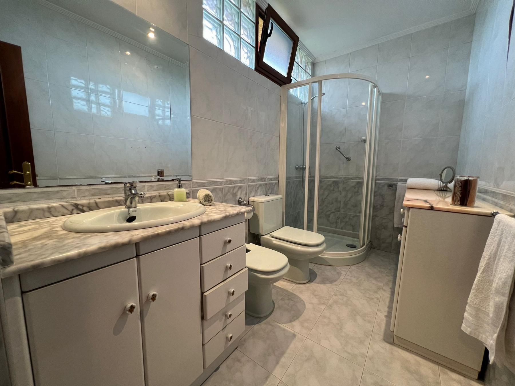 For sale of chalet in Gijón