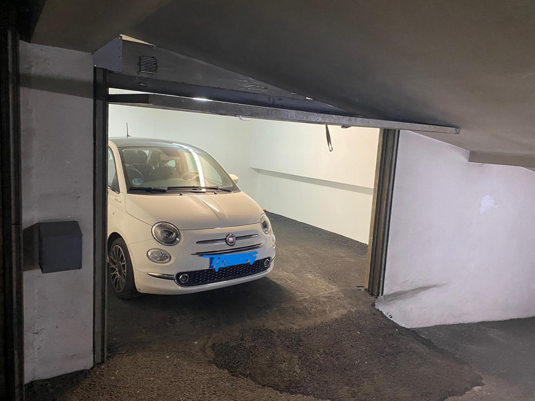 For sale of garage in Gijón