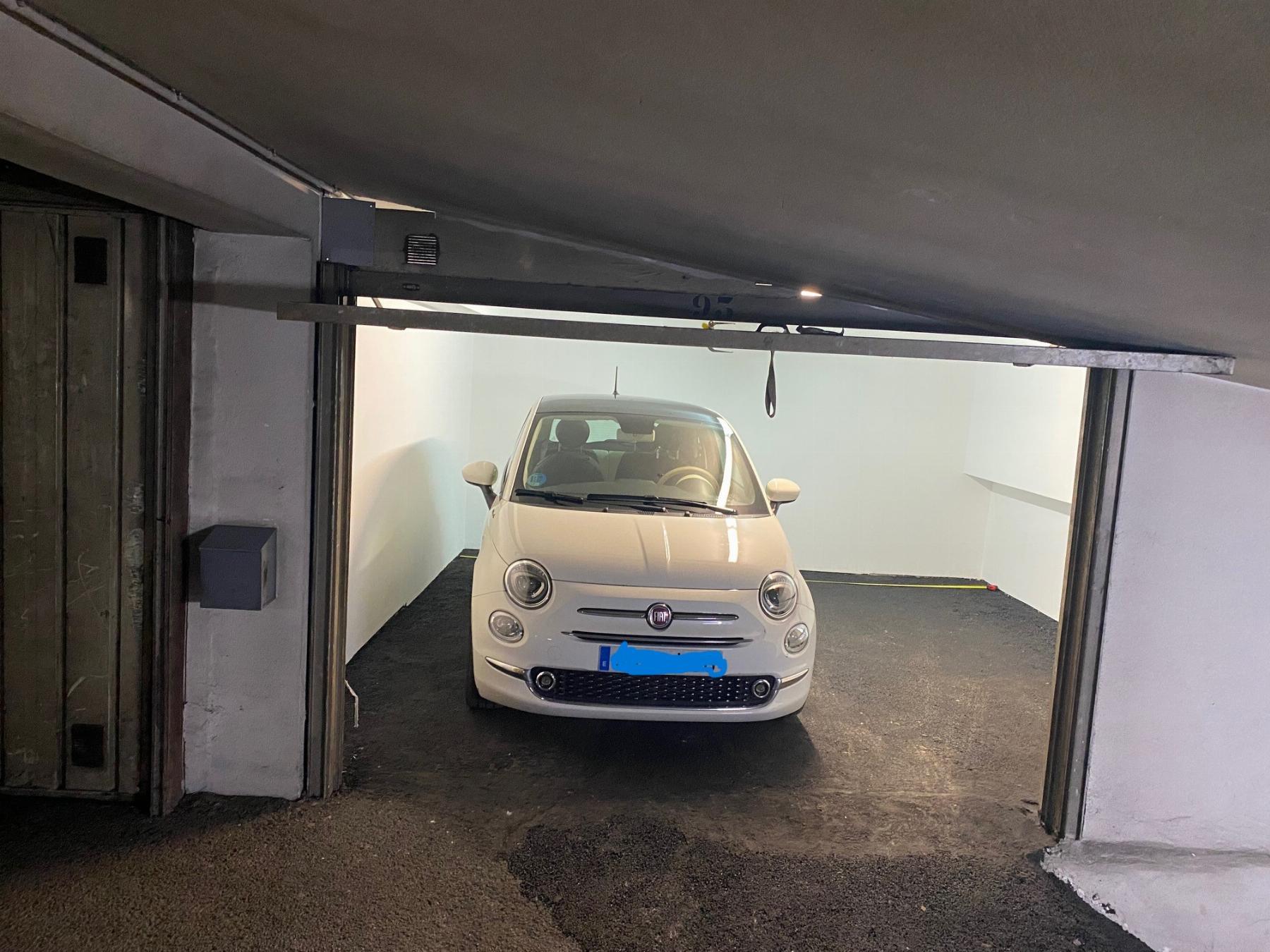 For sale of garage in Gijón
