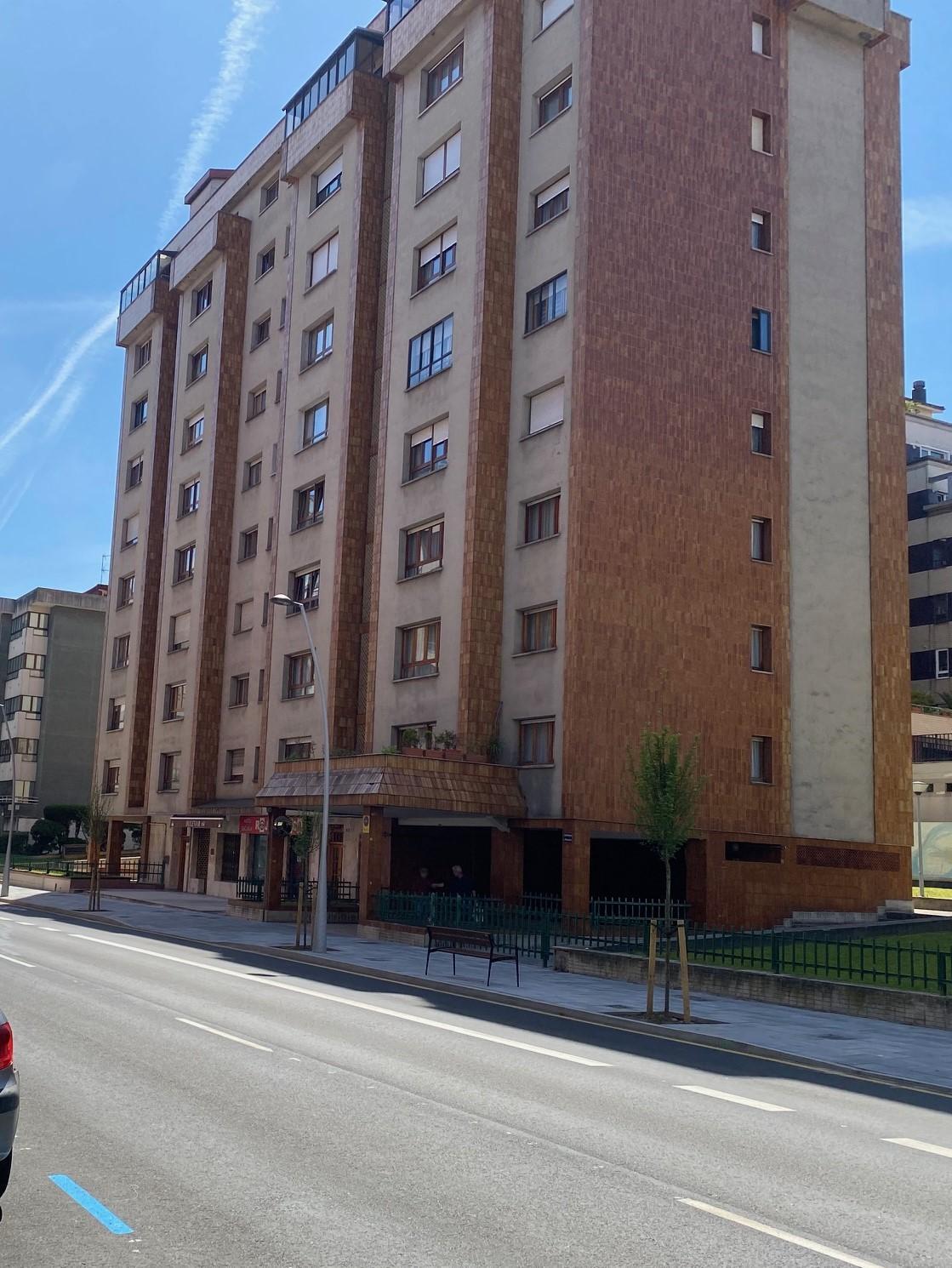 For sale of garage in Gijón