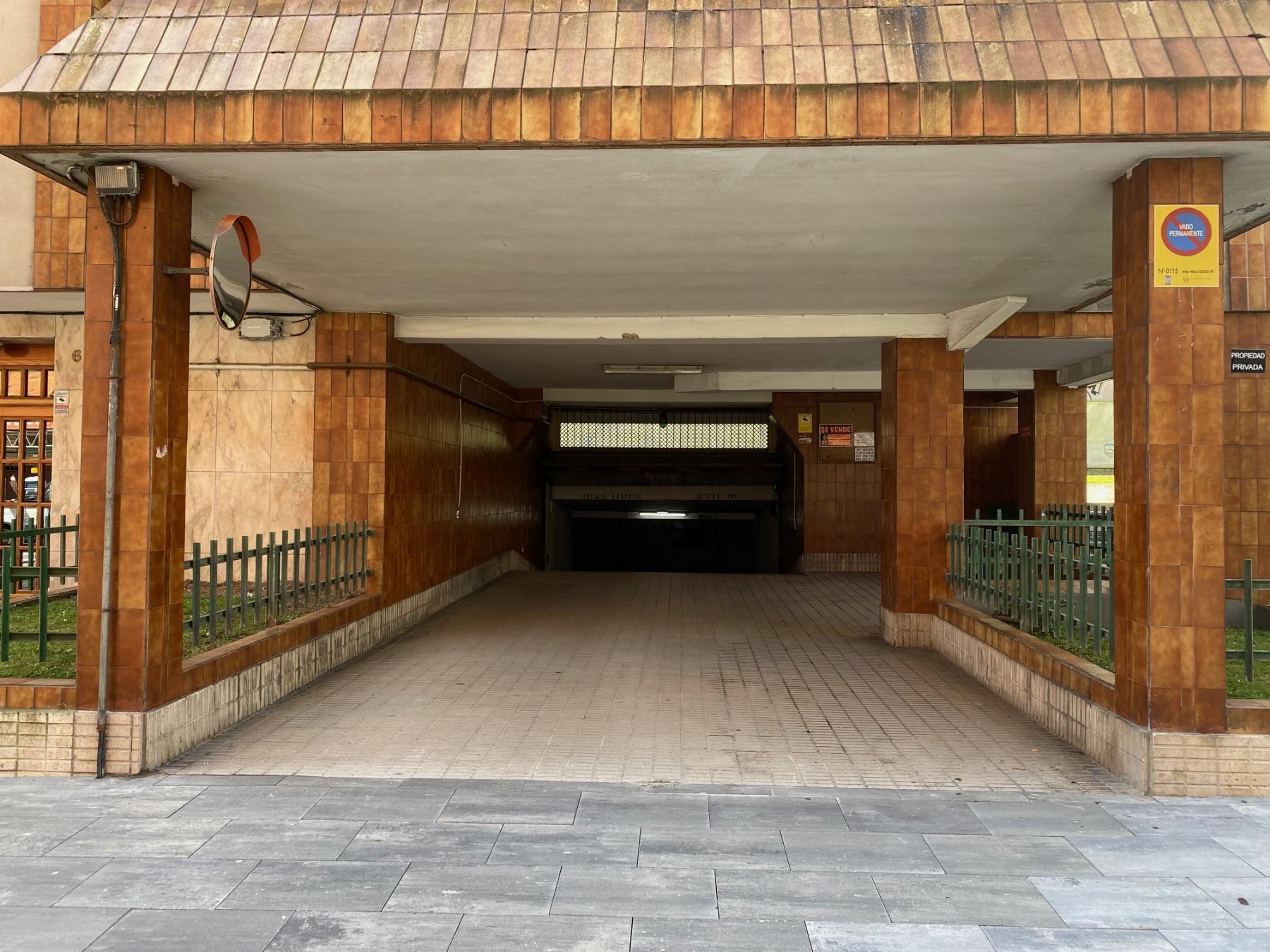 For sale of garage in Gijón