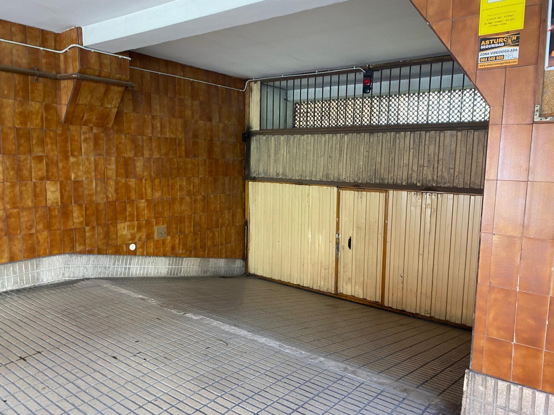 For sale of garage in Gijón