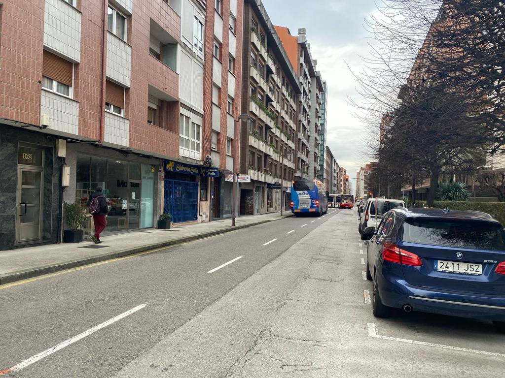 For sale of commercial in Gijón