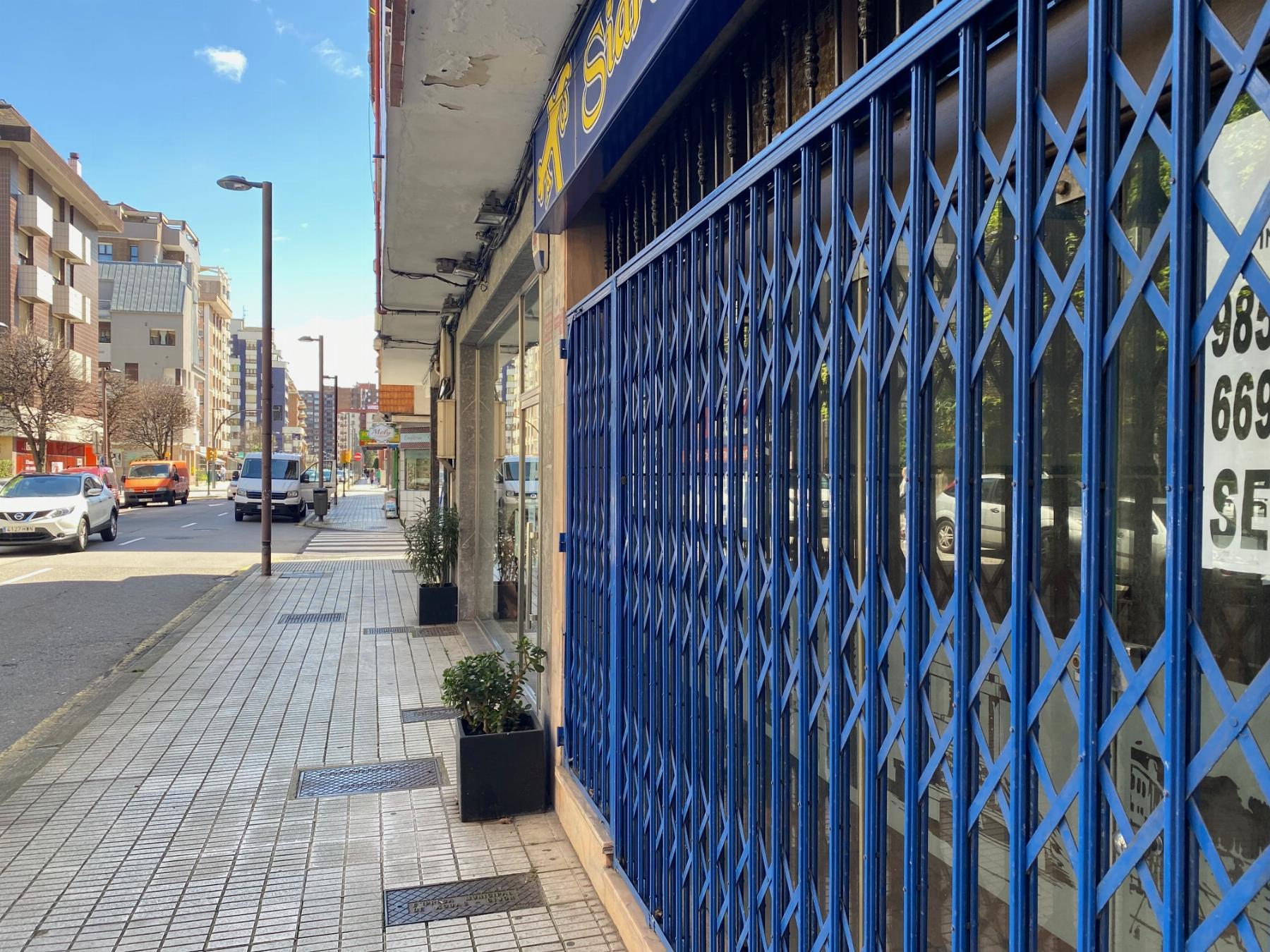 For sale of commercial in Gijón