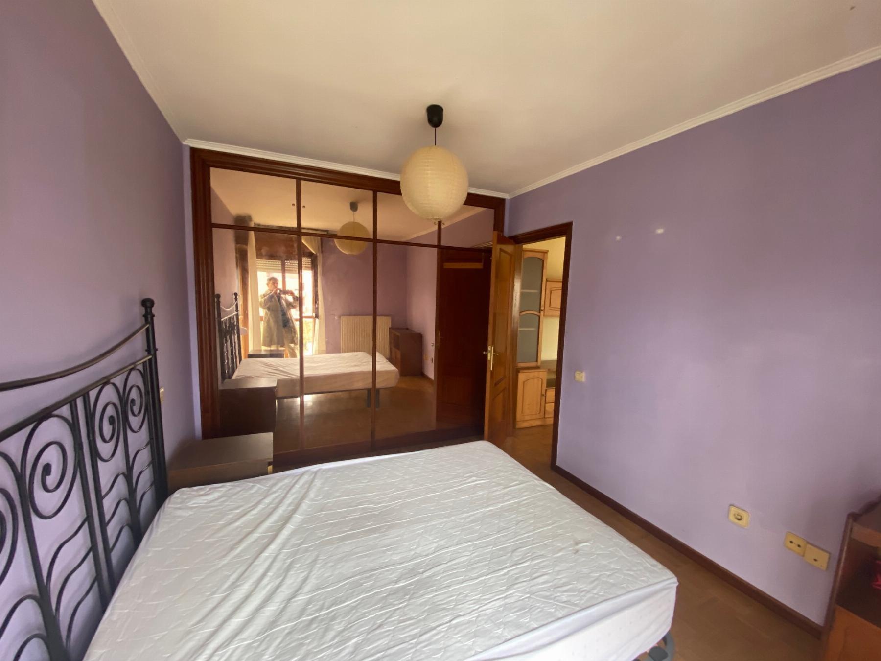 For sale of apartment in Gijón