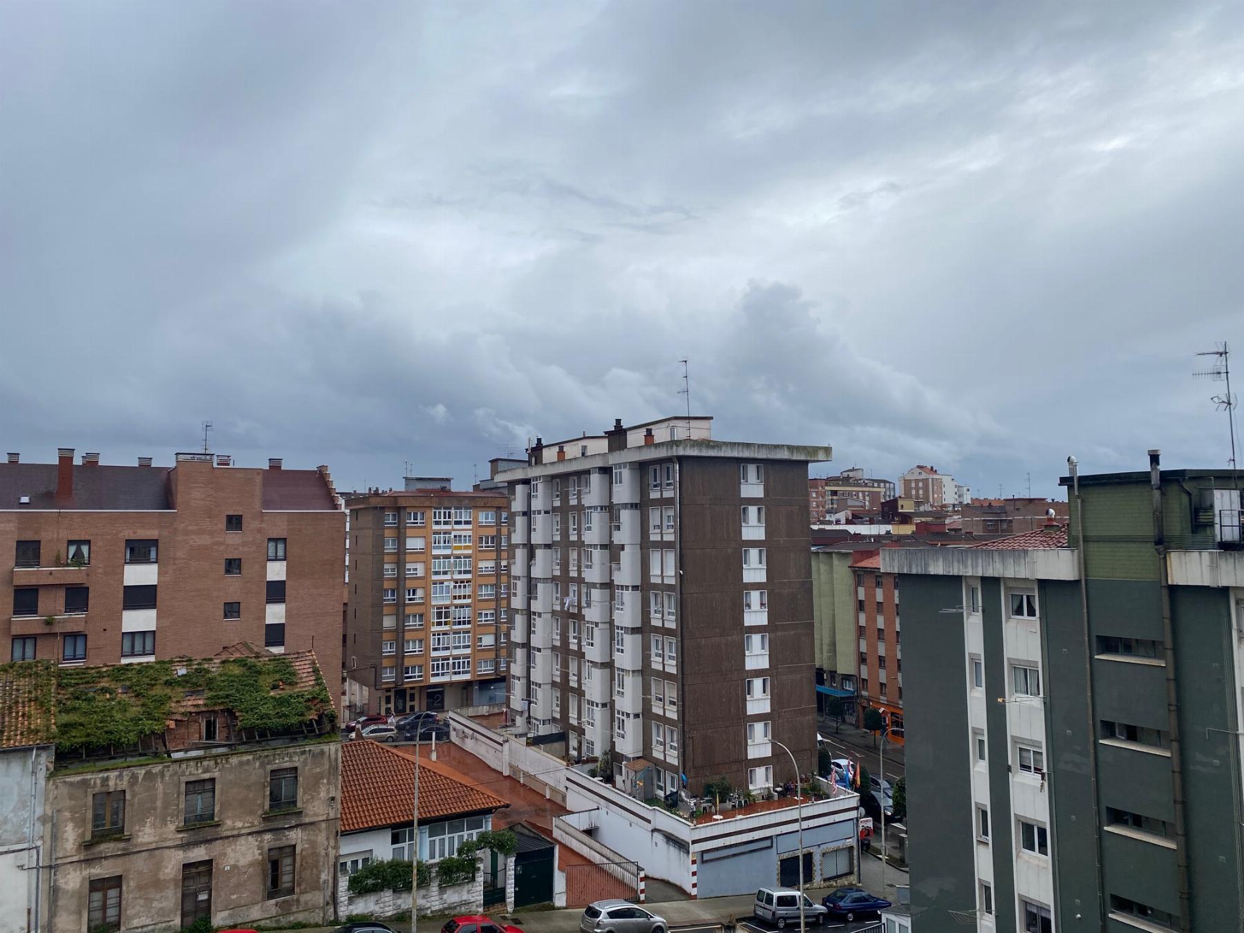 For sale of apartment in Gijón