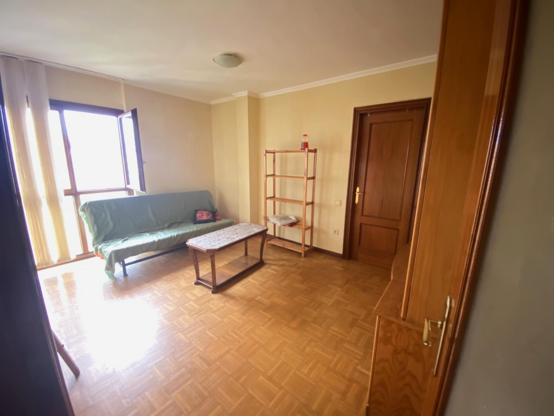 For sale of apartment in Gijón