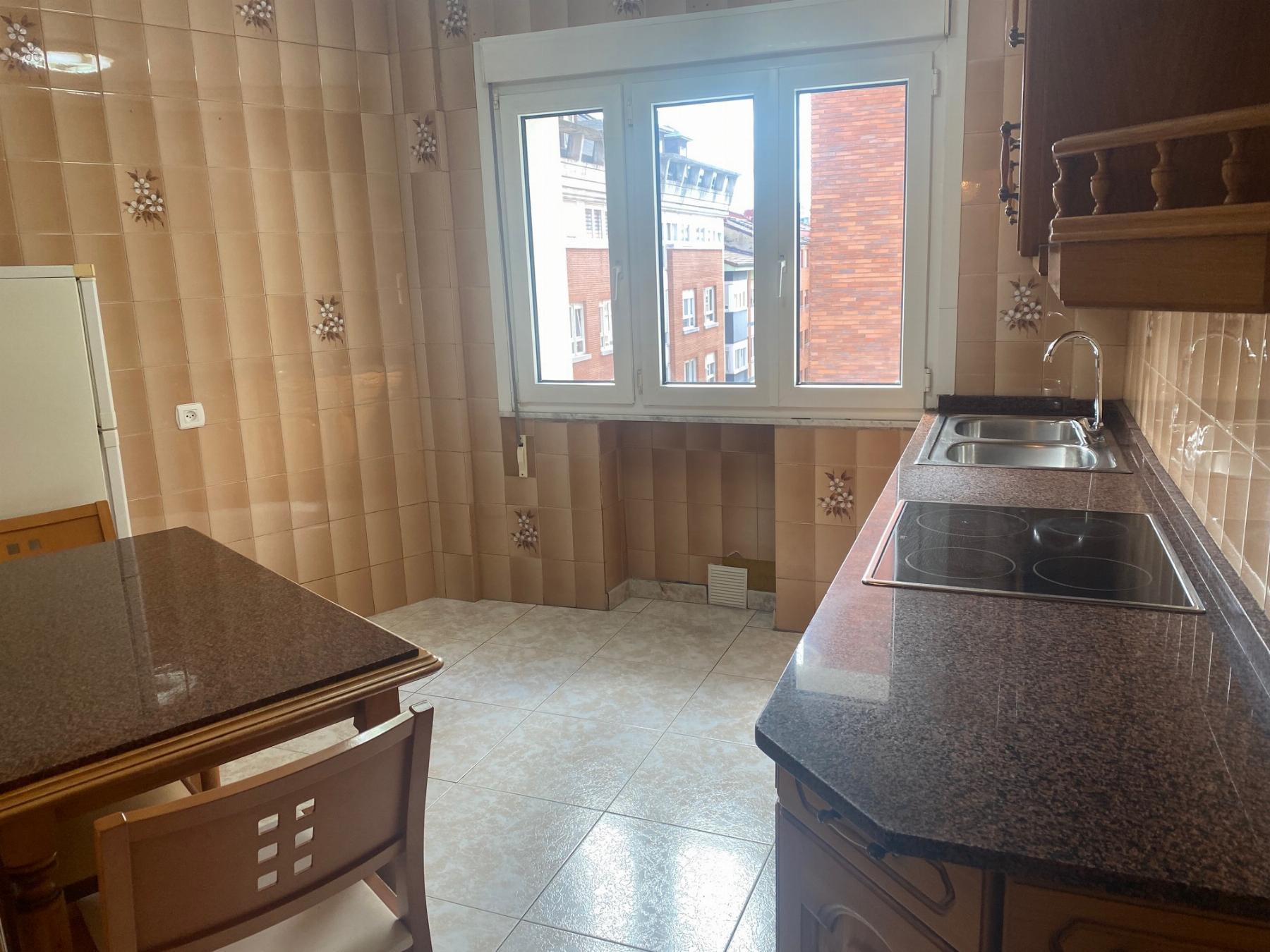 For sale of flat in Gijón