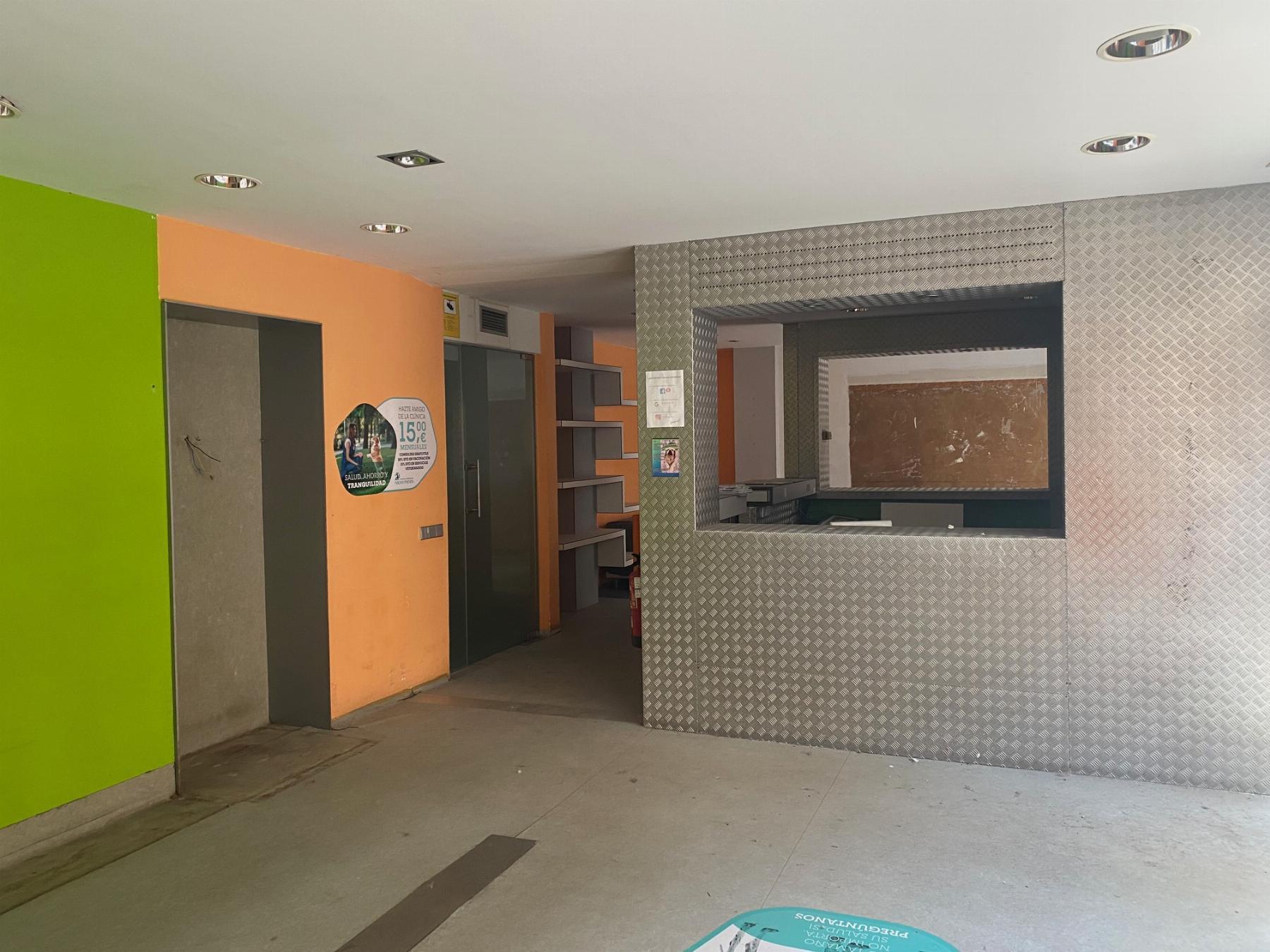 For sale of commercial in Gijón