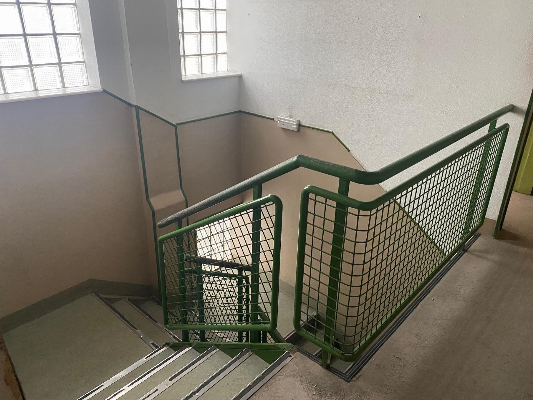 For sale of commercial in Gijón