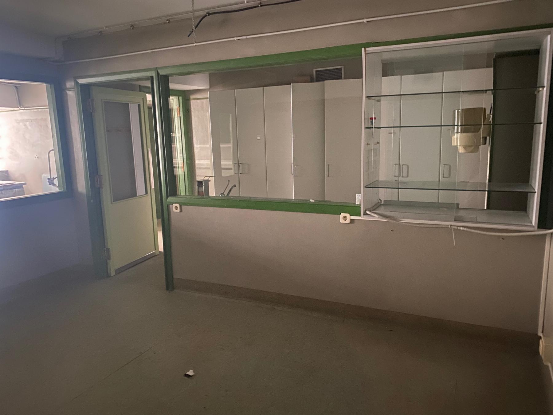 For sale of commercial in Gijón
